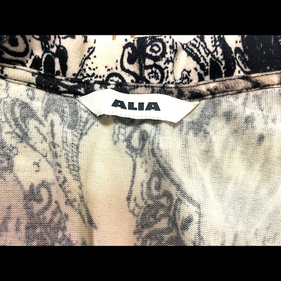 3 for $75!!! Alia lightweight open style cardigan, size M-L. - Picture 4 of 4